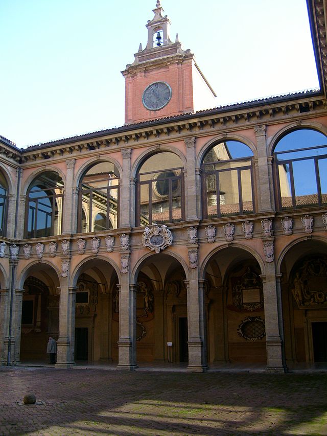 640px-The_Archiginnasio,_Bologna,_Italy,_the_wing_with_the_Anatomical_theatre